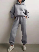 Olivia – Jogging Lounge Set | Women's Two-Piece Tracksuit With Zip-Up Jacket & Jogger Pants** Neriona